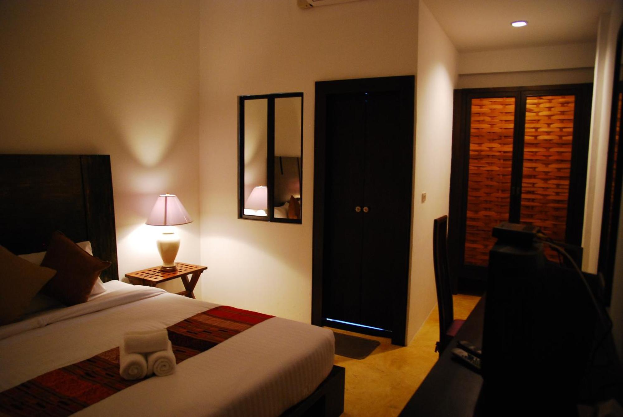 The Travellers Arms Hotel Chiang Mai Exterior photo
