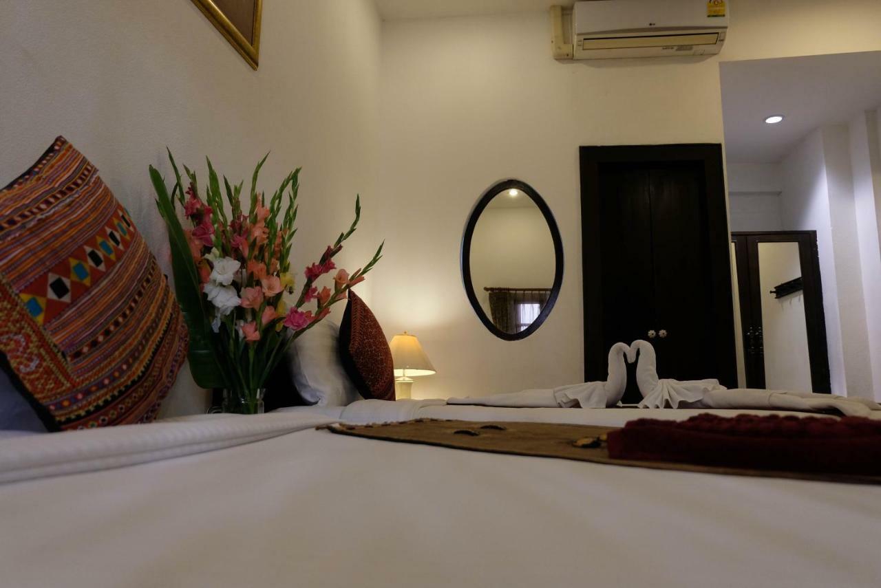 The Travellers Arms Hotel Chiang Mai Exterior photo